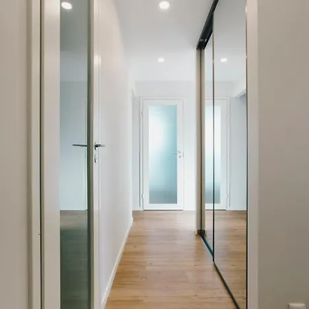 Brand New & Modern Luxury Designer 5, 6 And 45 Apartamento *